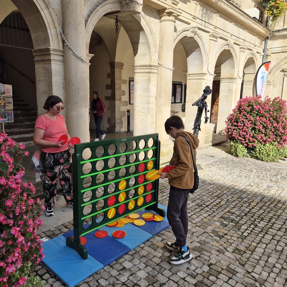 Photo Jeux en Bois - Puissance 4 géant