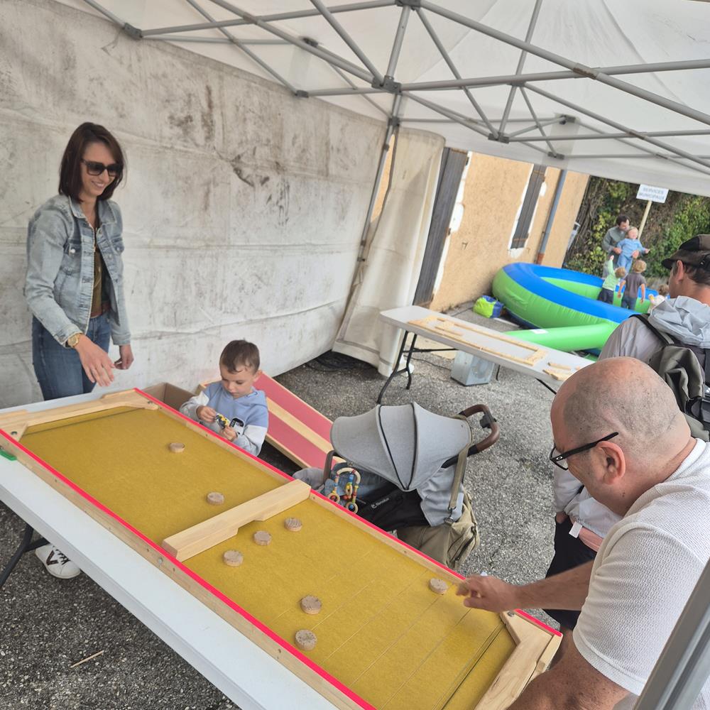 Photo Jeux en Bois - Passe Trappe