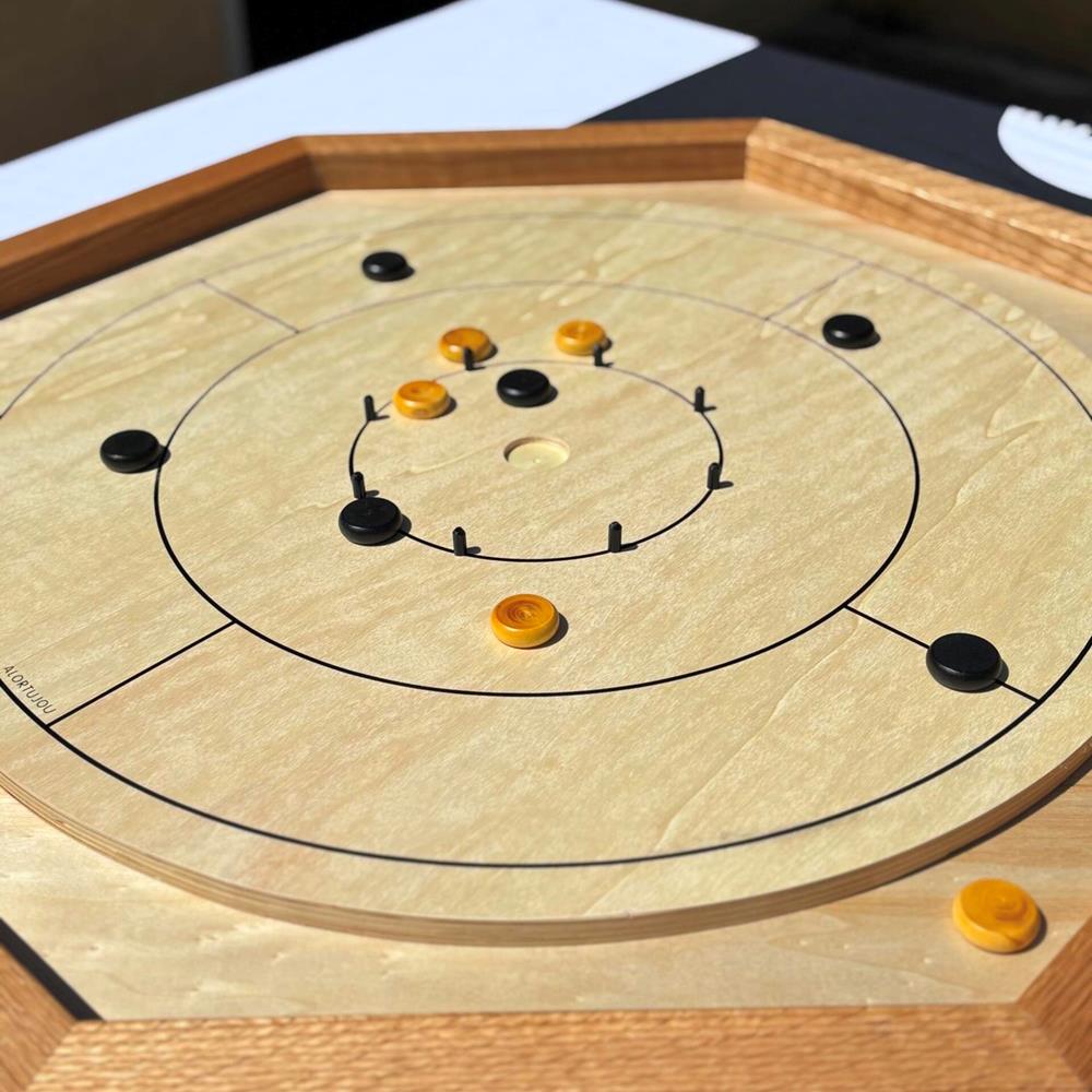 Photo Plateau du Crokinole - Jeu en bois XXL disponible en Vaucluse (84), Gard (30) et Bouches-du-Rhône (13)