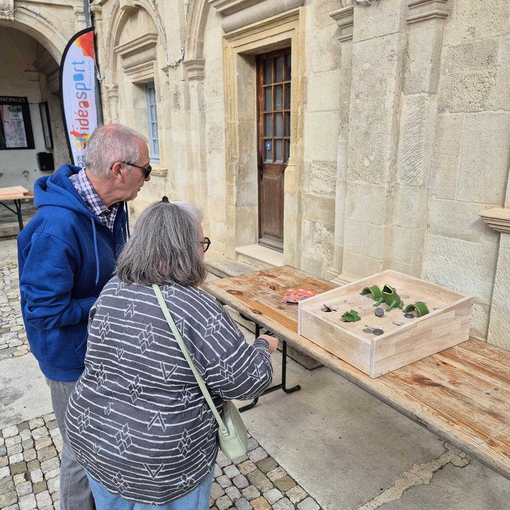Photo Animation Jeu de la Grenouille lors d'un événement Famille en Vaucluse (84)
