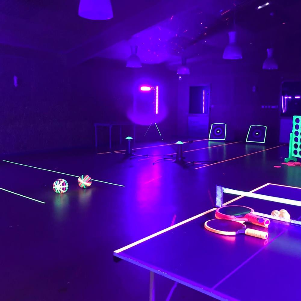 Photo Challenge team building multisports fluo et jeux d'adresse pour une soirée d'entreprise à Avignon (84)